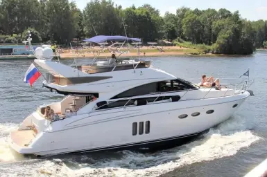 речные прогулки на яхте